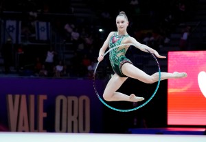 aa q neumann julia aut ph simone ferraro sfa00201 copia